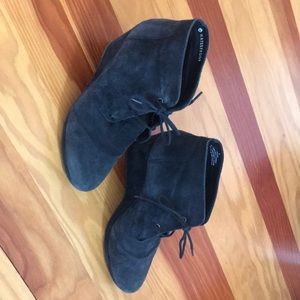 Blondo Paige waterproof wedge booties.  Black suede. EUC